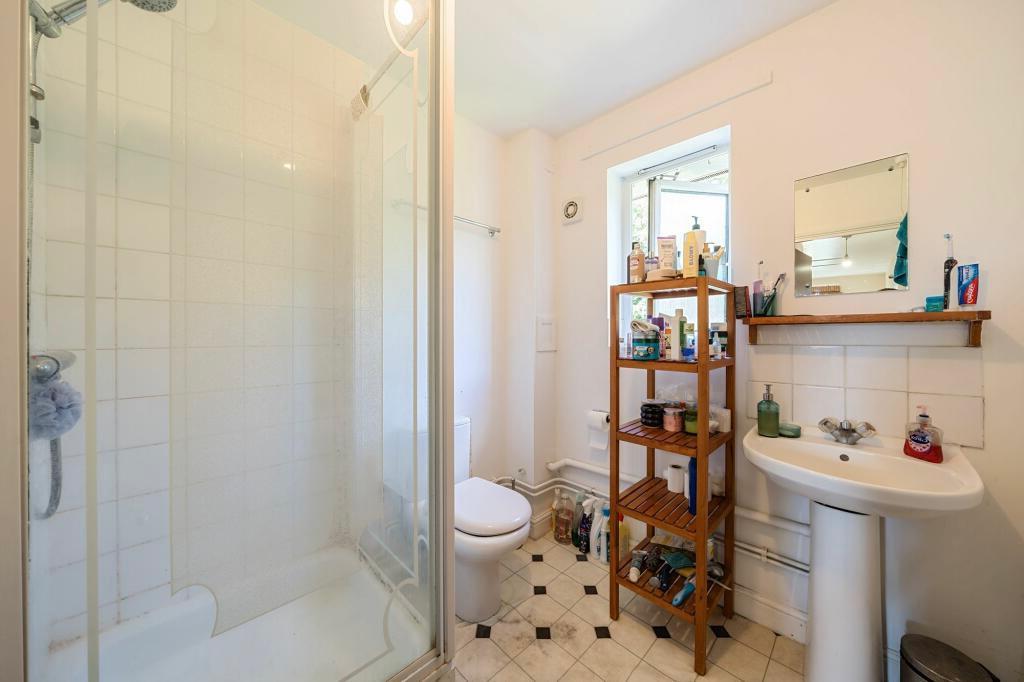 4 Rooms available in Canada Water